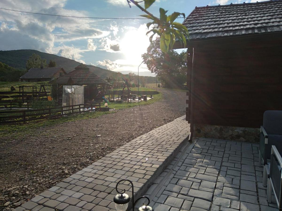 Villa Domek Na Prerii Ustrzyki Dolne Exterior foto
