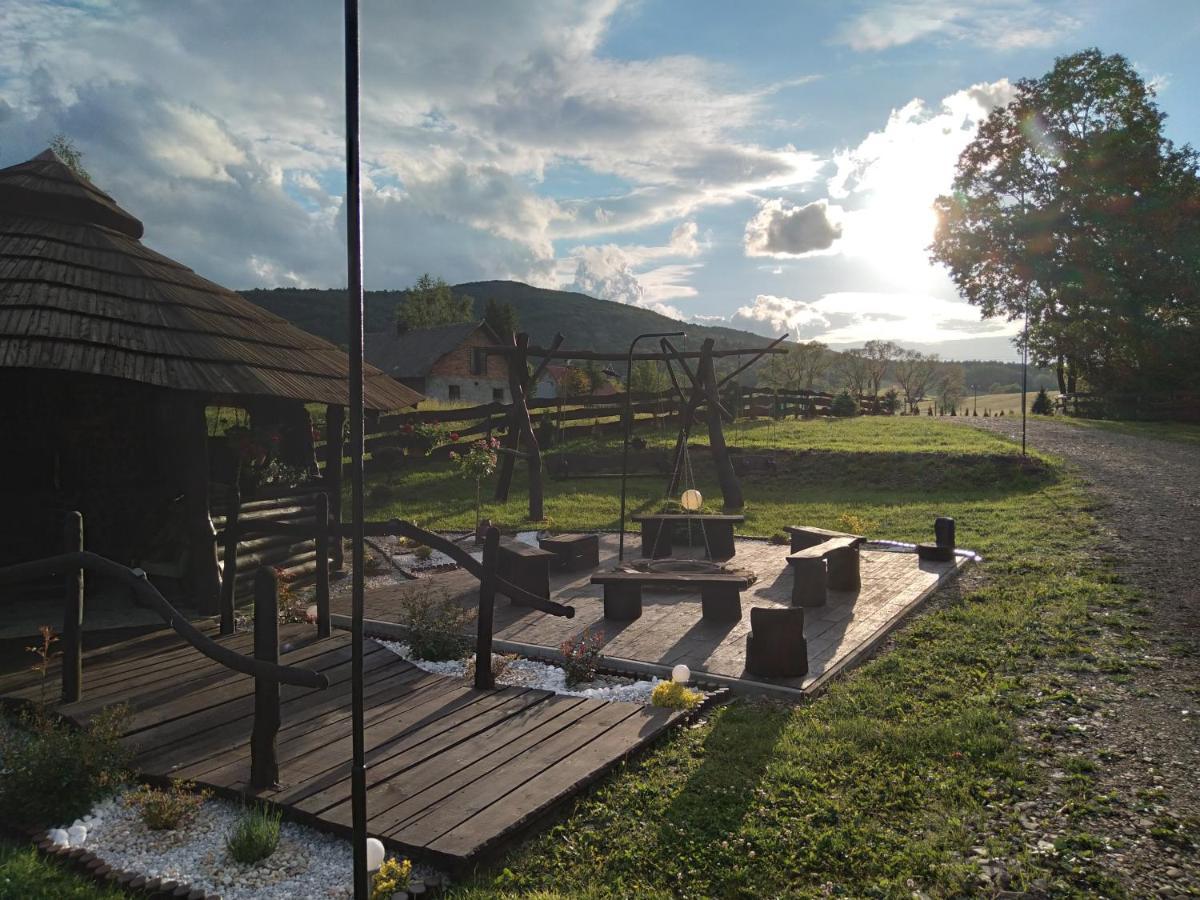 Villa Domek Na Prerii Ustrzyki Dolne Exterior foto